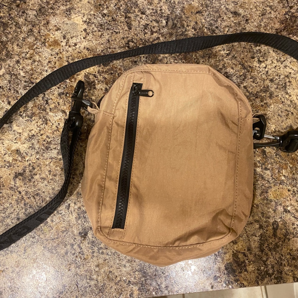 NWOT BAGGU Sport Crossbody in Cocoa